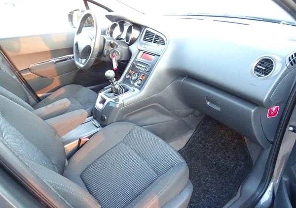 Peugeot 5008 cena 25000 przebieg: 226000, rok produkcji 2010 z Suraż małe 596